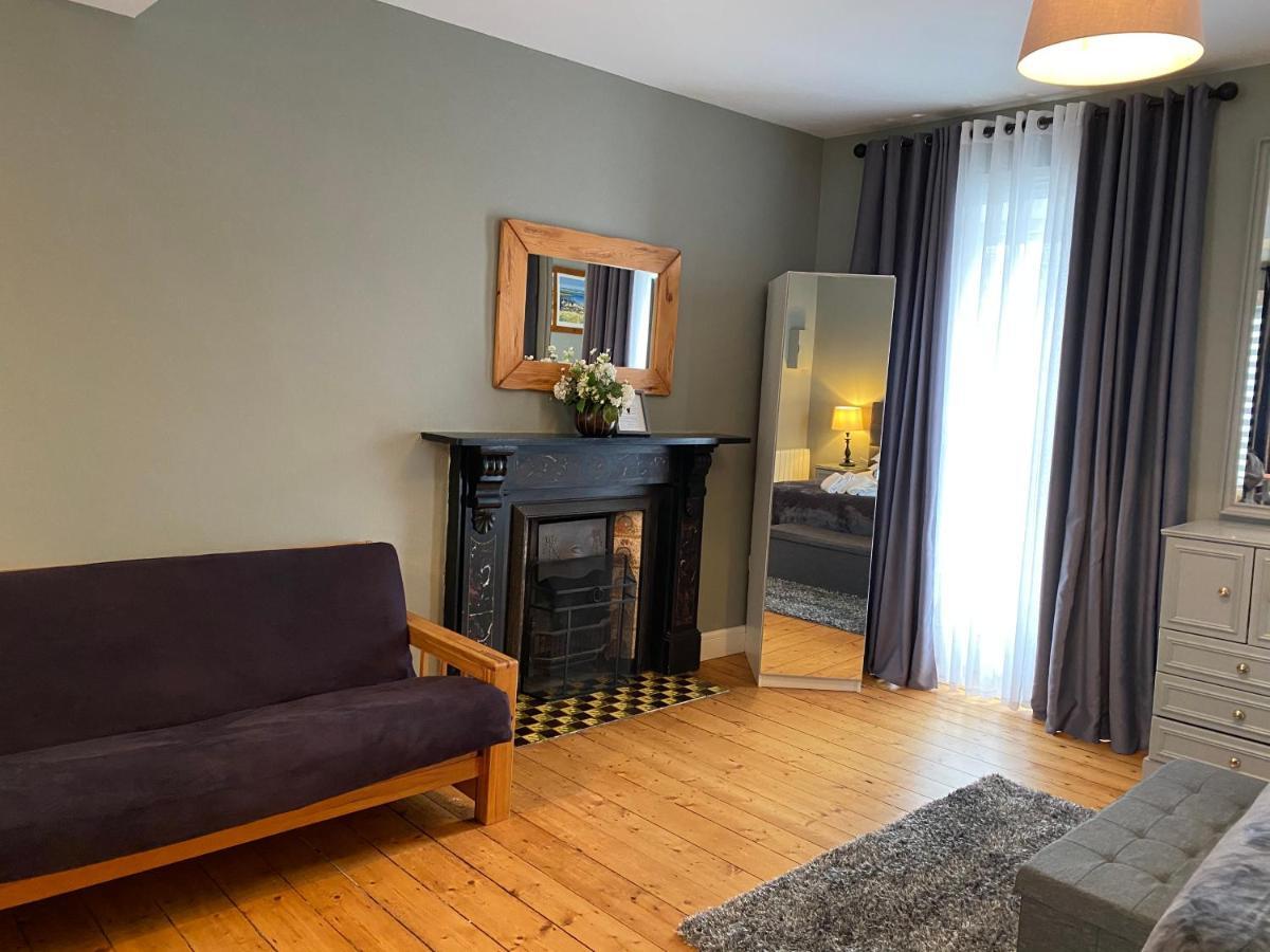 6 New Street Selfcatering Bnb Studio 1 Бэнтри Экстерьер фото