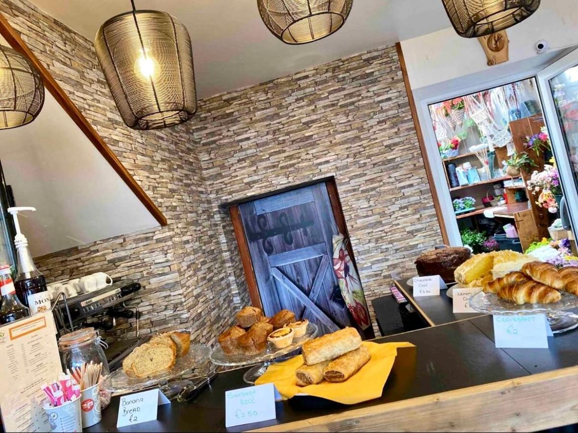 6 New Street Selfcatering Bnb Studio 1 Бэнтри Экстерьер фото